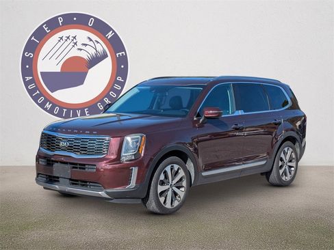 Used 2020 Kia Telluride S w/ S 8 Passenger Seating Package image 2