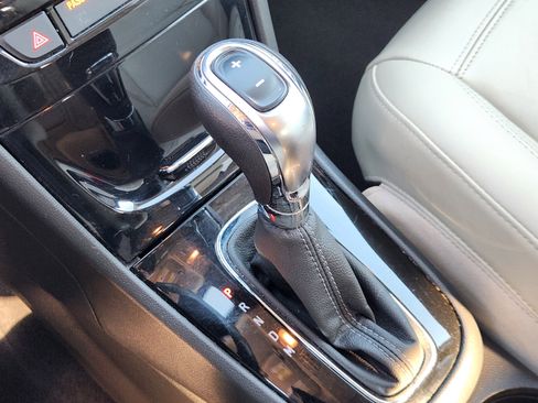 Used 2019 Buick Encore Essence w/ Experience Buick Package image 12