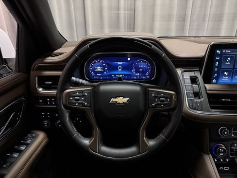 Used 2023 Chevrolet Suburban High Country w/ Advanced Technology Package image 18