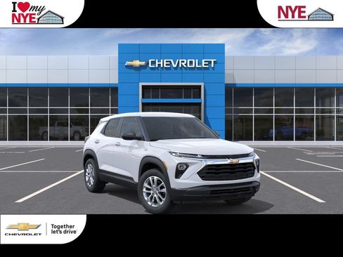 New 2026 Chevrolet TrailBlazer LS w/ LS Convenience Package AWD/4WD image 1