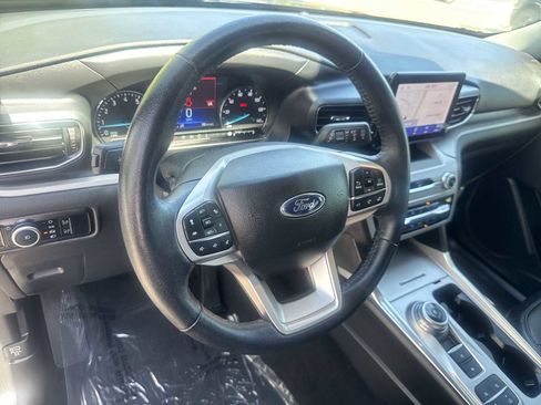 Used 2023 Ford Explorer XLT w/ Equipment Group 202A RWD image 10