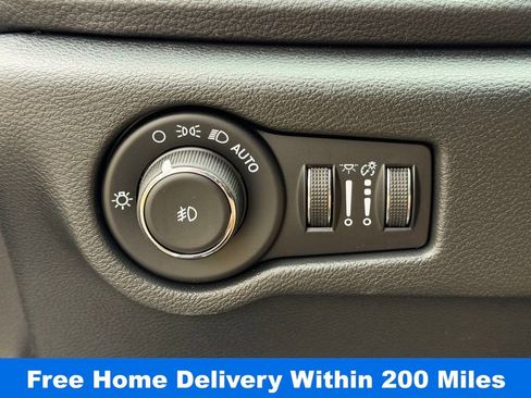 New 2026 Chrysler Pacifica Pinnacle image 25