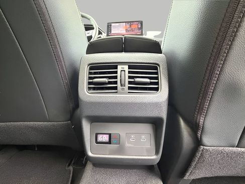 Used 2025 Nissan Rogue SL w/ Tech Package AWD/4WD image 9