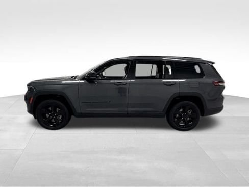 Used 2023 Jeep Grand Cherokee L Laredo AWD/4WD image 3