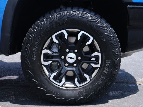 Certified 2025 Chevrolet Silverado 1500 ZR2 w/ Technology Package AWD/4WD image 26