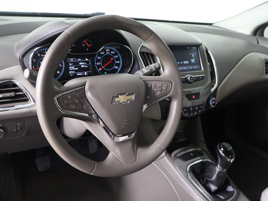 Used 2017 Chevrolet Cruze LT w/ Convenience Package FWD image 21