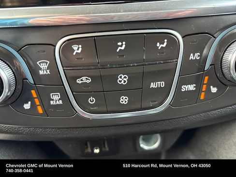 Used 2020 Chevrolet Traverse LT FWD image 34