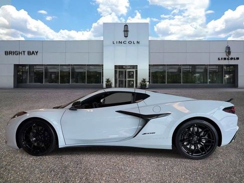 Used 2024 Chevrolet Corvette Z06 image 3