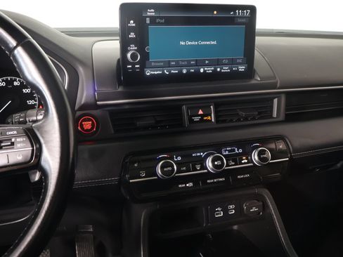 Used 2024 Honda Pilot Touring image 5
