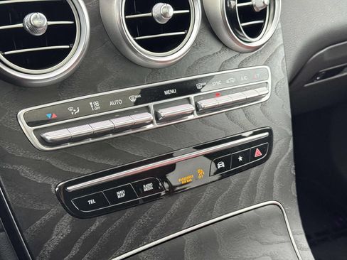 Used 2022 Mercedes-Benz GLC 300 4MATIC Coupe image 21