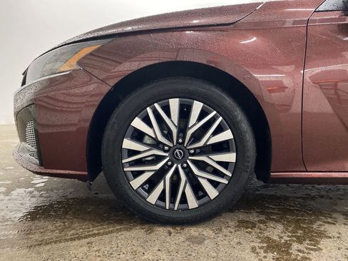 Used 2023 Nissan Altima 2.5 SV image 12