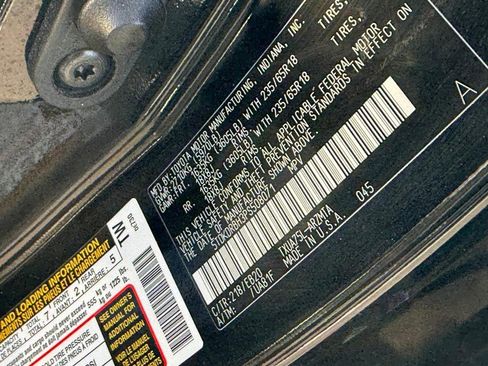 Used 2023 Toyota Highlander XLE image 24