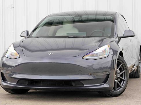 Used 2022 Tesla Model 3 image 3