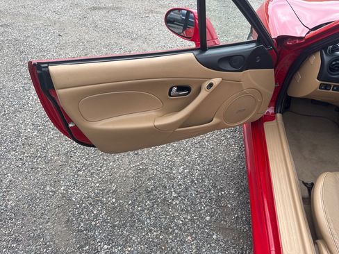 Used 2001 MAZDA MX-5 Miata image 33