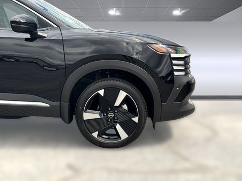 Certified 2026 Nissan Kicks SR FWD image 14