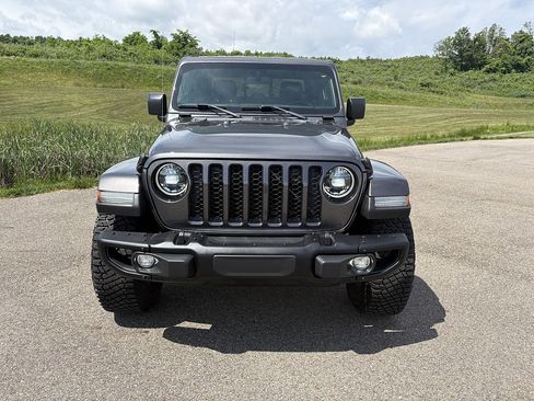 Used 2023 Jeep Gladiator Sport AWD/4WD image 8