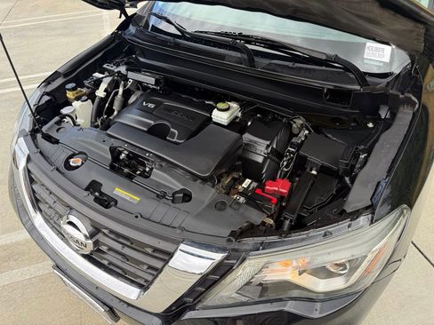 Used 2017 Nissan Pathfinder SL FWD image 5