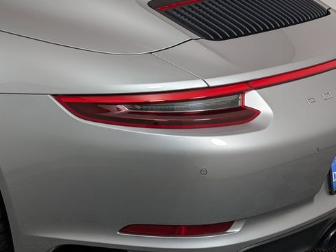 Used 2019 Porsche 911 Targa 4 GTS AWD/4WD image 15