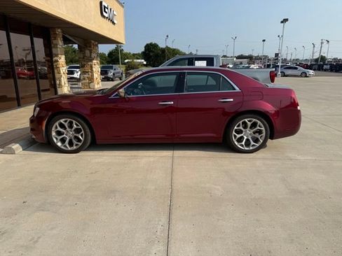 Used 2018 Chrysler 300 C w/ Sun, Sound & Nav Package RWD image 4