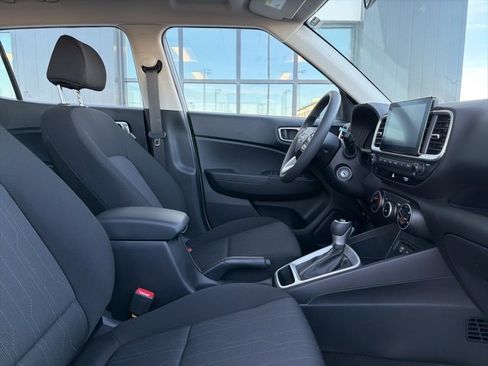 Used 2026 Hyundai Venue SE image 11