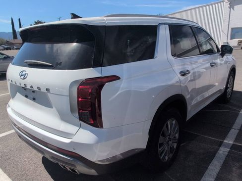 Used 2025 Hyundai Palisade SEL FWD image 3