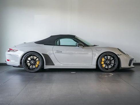 Certified 2019 Porsche 911 Speedster image 8