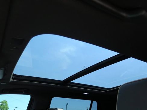 Used 2022 Chevrolet Tahoe Premier image 14