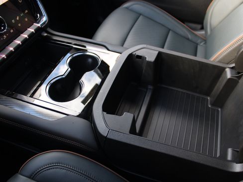 New 2025 GMC Yukon XL AT4 w/ AT4 Premium Plus Package image 26