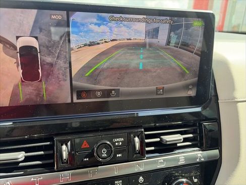 New 2026 Nissan Pathfinder SL image 18