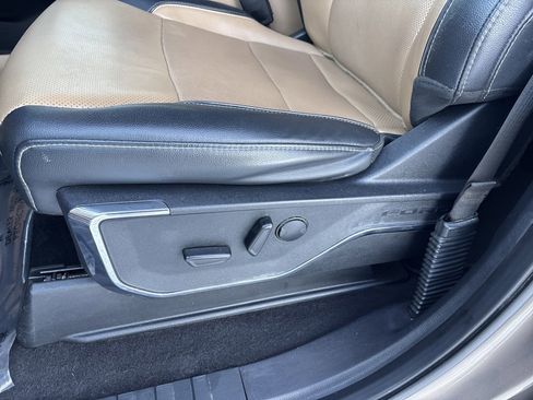 Used 2023 Ford F150 Lariat w/ Max Trailer Tow Package image 28