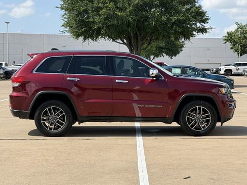 Used 2019 Jeep Grand Cherokee Limited RWD image 3