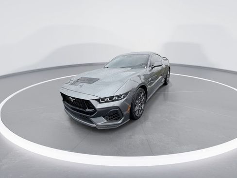 Used 2025 Ford Mustang GT Premium w/ GT Performance Package RWD image 4