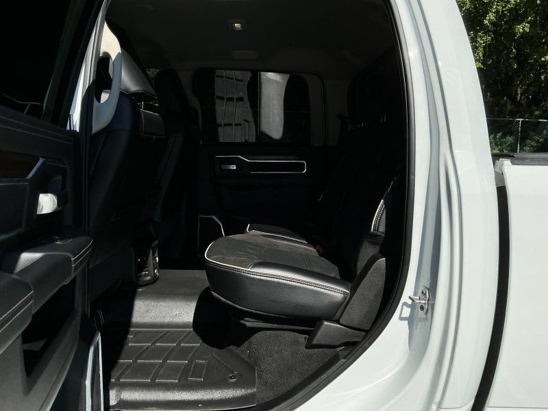 Used 2024 RAM 2500 Laramie AWD/4WD image 12