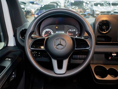 Used 2019 Mercedes-Benz Sprinter 2500 image 38