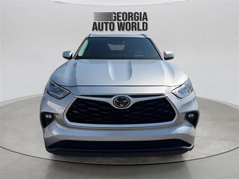 Used 2020 Toyota Highlander XLE image 14