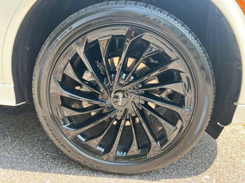 New 2026 Lincoln Aviator Reserve AWD/4WD image 13