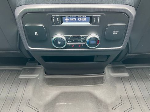 Used 2024 Ford Expedition Platinum image 25