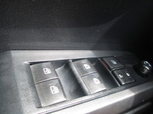 Used 2019 Toyota Tacoma TRD Off-Road AWD/4WD image 26