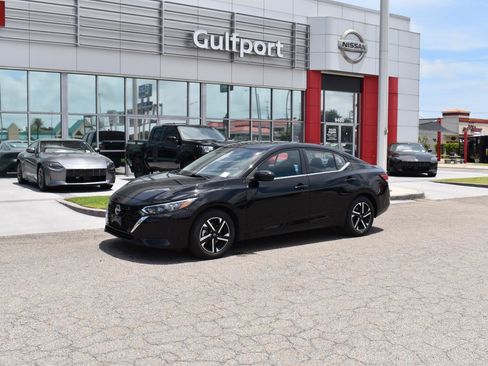 Used 2024 Nissan Sentra SV FWD image 2