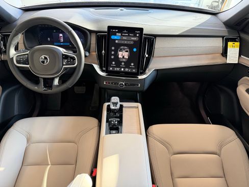 New 2026 Volvo XC90 B5 Plus w/ Protection Package Premier image 18