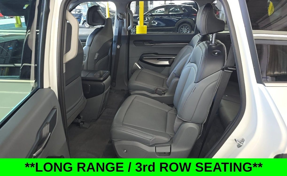 Certified 2024 Kia EV9 Light Long Range RWD image 10