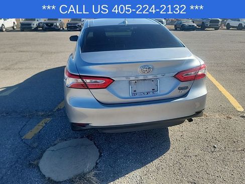 Used 2020 Toyota Camry LE image 10