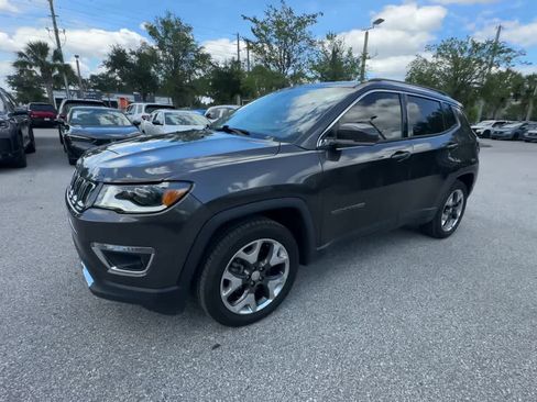 Used 2018 Jeep Compass Limited w/ Navigation Group FWD image 4