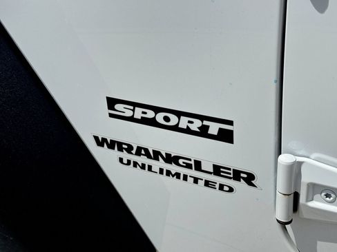 Used 2016 Jeep Wrangler Unlimited Sport w/ Quick Order Package 24S AWD/4WD image 15