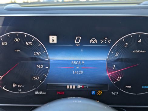 Used 2024 Mercedes-Benz GLC 300 4MATIC image 31