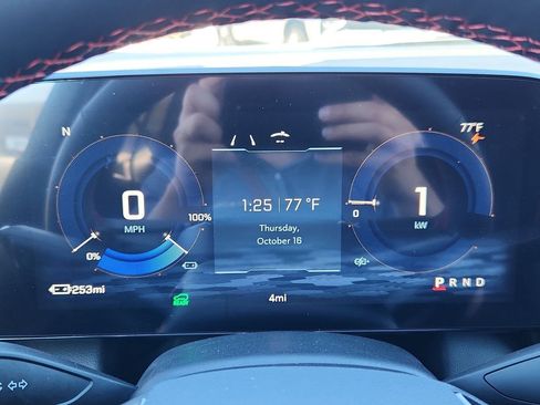 New 2026 Chevrolet Equinox EV RS image 17