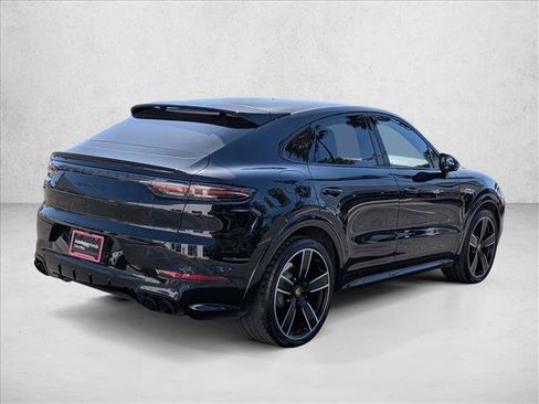 Used 2022 Porsche Cayenne Turbo AWD/4WD image 6