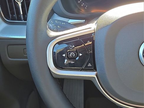 New 2026 Volvo XC60 B5 Ultra w/ Protection Package Premier image 19