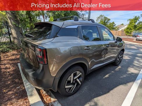 Used 2026 Nissan Kicks SV w/ SV Premium Package FWD image 6