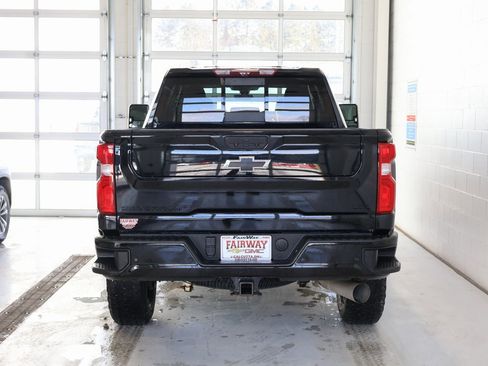 Used 2022 Chevrolet Silverado 3500 LTZ w/ LTZ Plus Package image 9